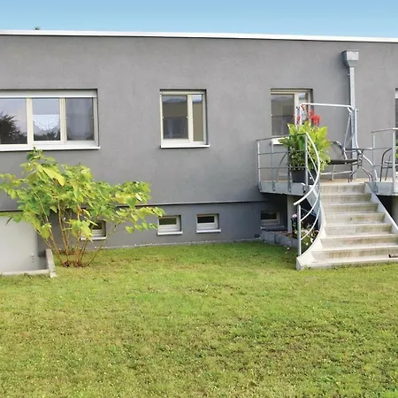Beautiful In Dessau-rolau With 3 Bedrooms, Sauna And Wifi