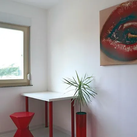 Beautiful In Dessau-rolau With 3 Bedrooms, Sauna And Wifi *