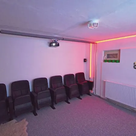 Beautiful In Dessau-rolau With 3 Bedrooms, Sauna And Wifi * Dessau-Rosslau